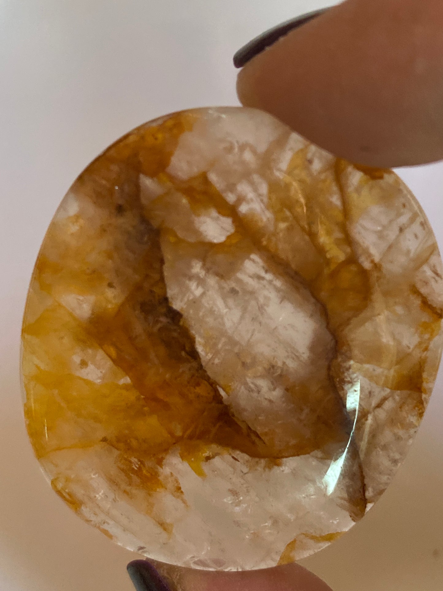 (1) Gorgeous golden healer flat palm stone intuitive pick