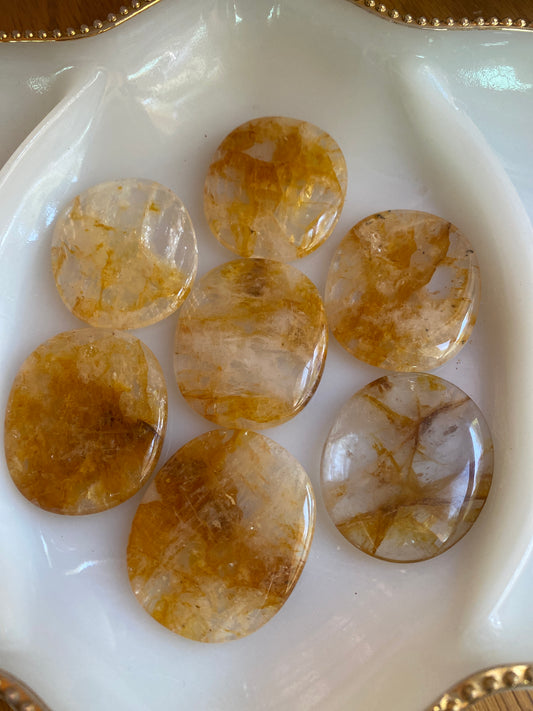 (1) Gorgeous golden healer flat palm stone intuitive pick